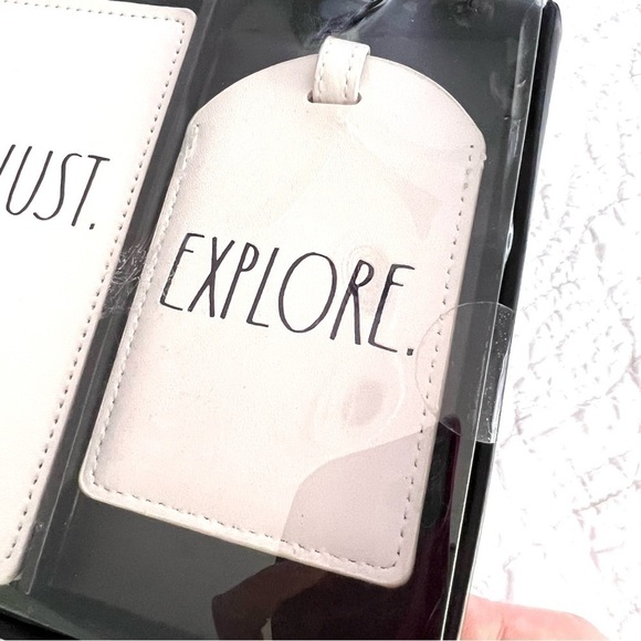 Rae Dunn Passport Cover‎ and Luggage Tag Set White New in Box Travel Vacation - Picture 3 of 4